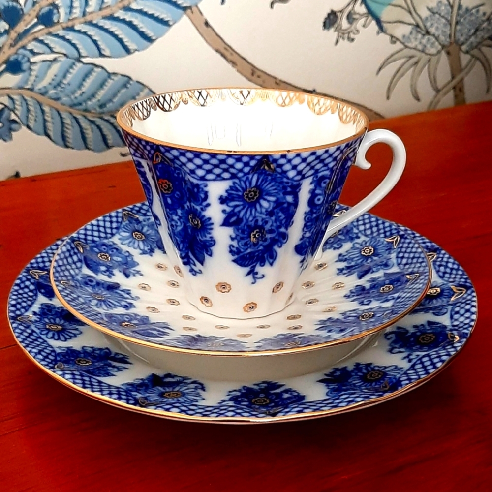 Lomonosov St. Petersburg Russia Porcelain Bridesmaid Pattern 3-Piece Teacup Set